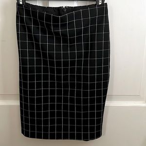 NWOT Express fully lined Pencil Skirt .Black and White Windowpane Look